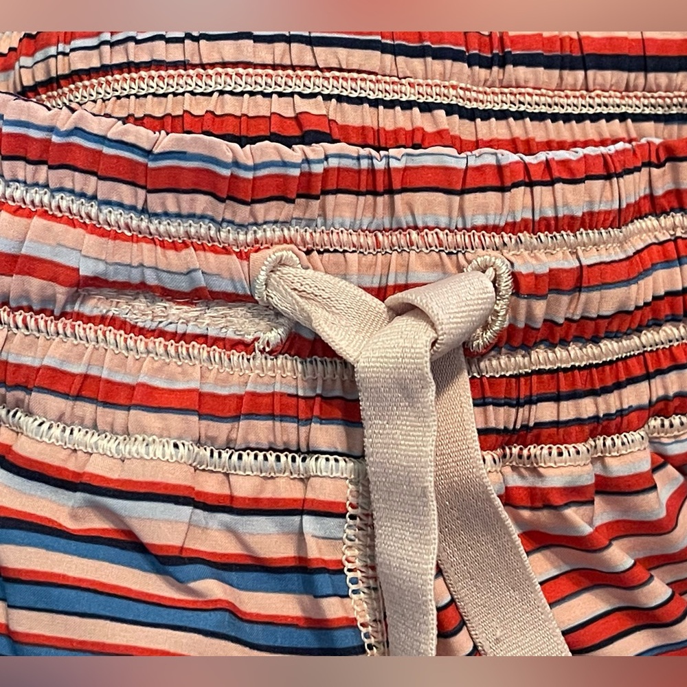 “LULULEMON” ATHLETICA LADIES MULTI-COLORED SHORT WITH DRAWSTRING, SIZE 4 - Picture 4 of 4